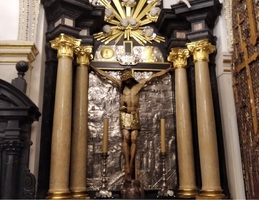 Wielkopostne Msze św. przy słynącym łaskami krucyfiksie – zaproszenie
